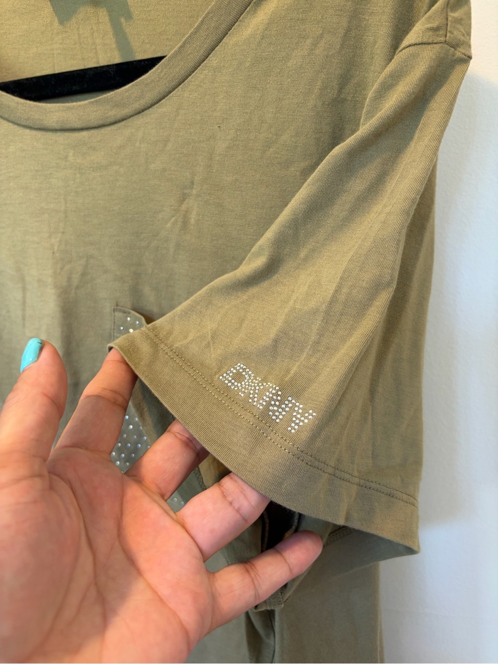 DKNY Jeans Olive Green Studded Pocket Short Sleeve T-Shirt Size 1X nwt - Picture 5 of 6